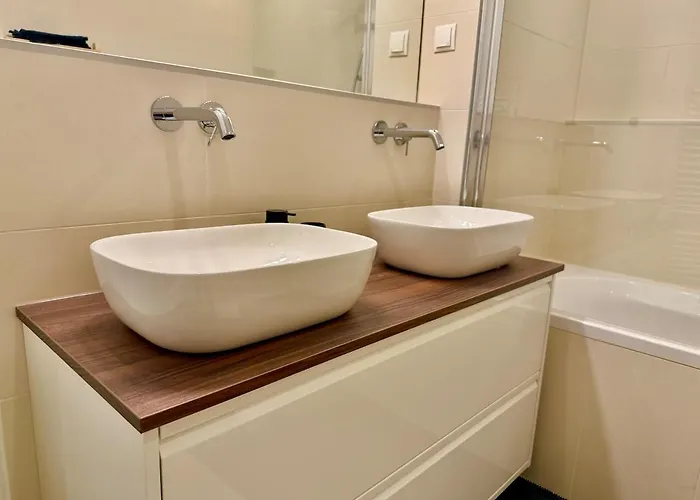 Luxury Stylish With Free Parking וינה